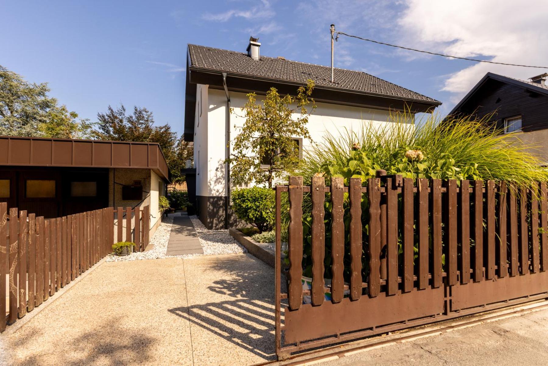 Apartmaji Klavdija Любляна Экстерьер фото