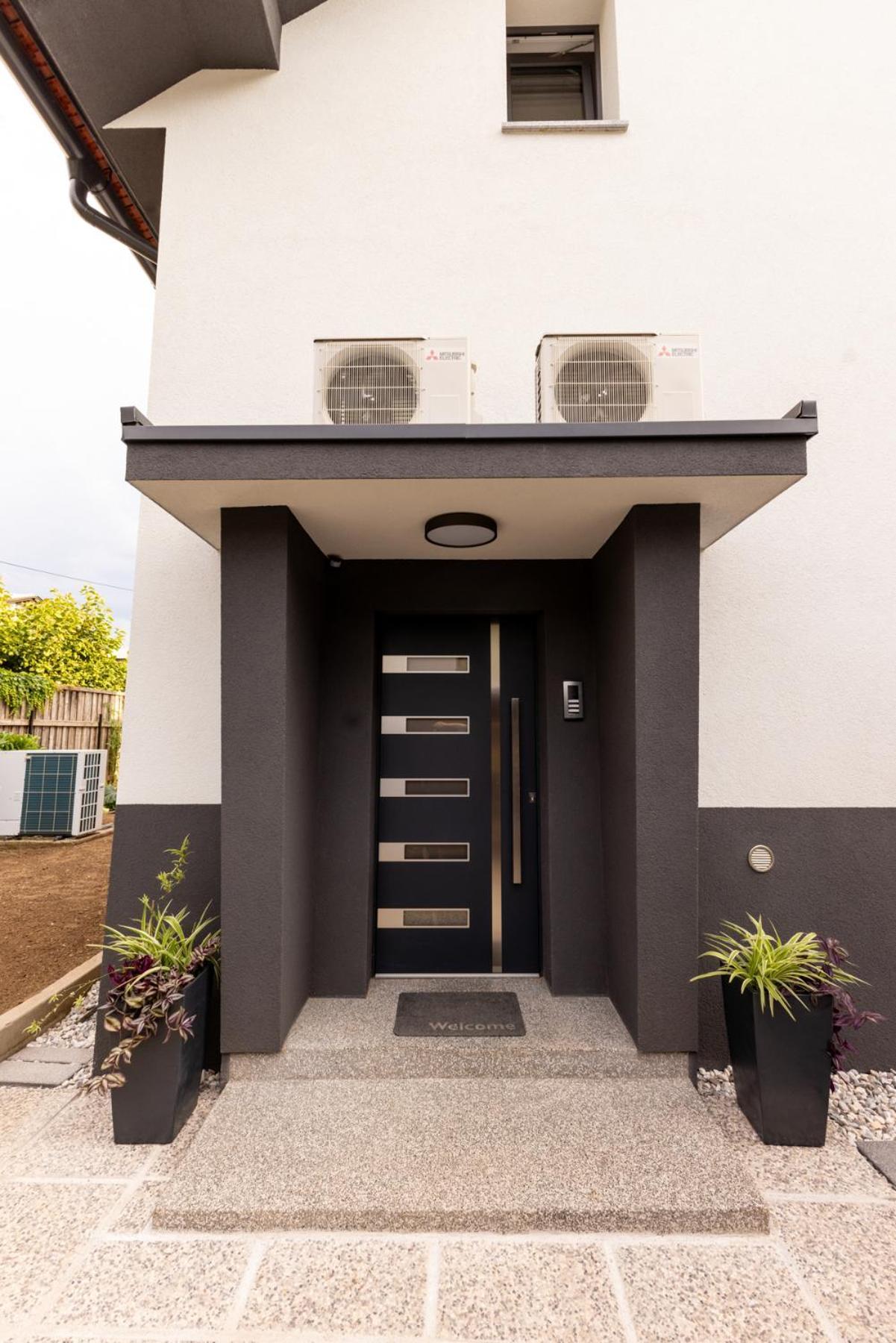 Apartmaji Klavdija Любляна Экстерьер фото